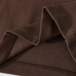 Haut plissé en maille respirante couleur café, coupe ajustée et col en V, idéal pour l'été et les vacances – Le plus tendance pour femme - Product Image 5