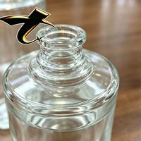 Nouvelle bouteille en verre extra-blanc tendance 500 ml, verre super flint de haute pureté pour l'emballage du whisky, du vin et des boissons