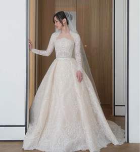 فستان زفاف الأميرة بقطار قابل للفصل من الدانتيل وبوليرو بأكمام كاملة مطرز بالخرز على شكل حرف A 567 - Product Image 5