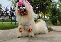 Danse du lion traditionnelle de haute qualité, petit lion blanc souriant, cheveux de vache et de yak, danse du lion pour deux personnes, art unique, nouvel an, performance pour adultes