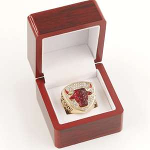 Aleación <span class=keywords><strong>Jordan</strong></span> <span class=keywords><strong>de</strong></span> Baloncesto con Piedra Preciosa <span class=keywords><strong>de</strong></span> Talla Princesa Europea EE. UU. Edición Conmemorativa del Campeonato <span class=keywords><strong>de</strong></span> los <span class=keywords><strong>Chicago</strong></span> <span class=keywords><strong>Bulls</strong></span> <span class=keywords><strong>de</strong></span> 1993 - Product Image 2