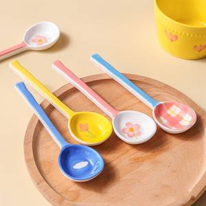 Cuchara de cerámica pintada a mano Ins, cubiertos de cerámica, cucharadita de ensalada de yogur para el día a día, vajilla de diseño, cuchara redonda bonita - Product Image 5