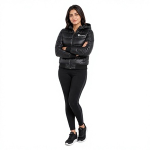 Chaqueta Acolchada con Capucha para Mujer Tiierwear, Cierre de Cremallera, Manga Larga, Cálida para Invierno, Negra, Relleno de Poliéster, Color Sólido - Product Image 1