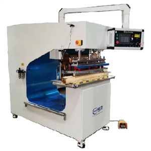 Machine à souder les membranes en PVC haute fréquence à <span class=keywords><strong>prix</strong></span> d'usine, soudeuse plastique <span class=keywords><strong>pour</strong></span> bateaux gonflables et jouets - Product Image 1