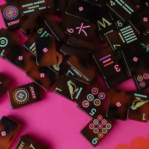 En stock : Jeu de Mahjong américain en acrylique Série Happy Motif écaille de tortue, 166 tuiles, Norme NMJL, Mah-Jongg à finition polie à la main, Y-54, avec support pliant en métal - Product Image 4