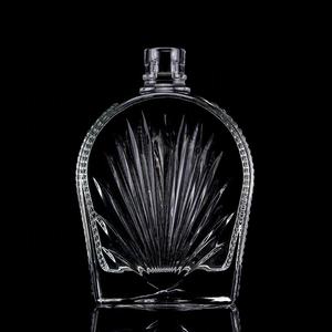 Bouteille en verre transparente de haute qualité 500ml 750ml 1000ml de forme spéciale avec motif d'<span class=keywords><strong>agave</strong></span> pour les spiritueux Vodka Whisky - Product Image 1