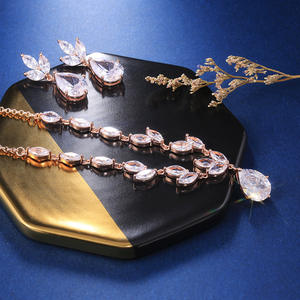 Shiny Set anting-anting kalung tetesan air daun Zircon kualitas tinggi Set anting-anting kalung liontin tetesan air rantai daun pernikahan - Product Image 3