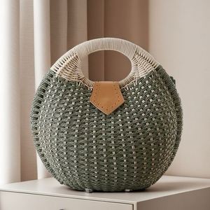 กระเป๋าถือสานทรงกลมสไตล์โบฮีเมียนสำหรับผู้หญิง ทำด้วยมือจากหวาย กระเป๋าทรงเปลือกหอยสำหรับฤดูร้อน กระเป๋าถือชายหาดจากฟางธรรมชาติ - Product Image 3