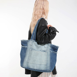 Bolso tote vaquero de moda transfronterizo con borlas, informal, de gran capacidad, para hombro y axila, con forro de poliéster - Product Image 2