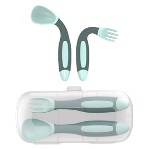 Juego de Cuchara y Tenedor para Bebés y Niños, de Silicona Suave y Flexible, para Aprender a Comer - Product Image 1