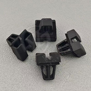 คลิปยึดไฟท้ายรถยนต์ Smooth Sailing CarPu รุ่น L298 สำหรับ Volkswagen Passat Lamando Golf 6 ขายึดพลาสติก - Product Image 1