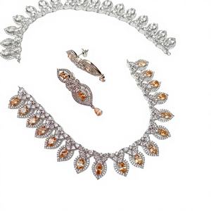 Conjunto de Joyería Clásica India para Novia, Collar de Cristal CZ con Pendientes de Araña - Product Image 1