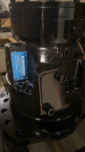 Motor Hidráulico de Pistón MCR5A620 MCR5A680 MCR5A750 MCR5A820 MCR5A750410A60Z32B2V2WL12F7SO448K - Product Image 3