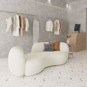 Sofá Curvo de Lujo Ligero, Estilo Wabi-Sabi, para B&B, Salón de Belleza, Tienda de Ropa, Área de Descanso, Combinación de Sofás para Recepción - Product Image 4
