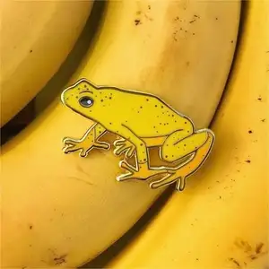 사용자 정의 모자 브로치 칼라 하이 퀄리티 금속 도매 귀여운 과일 바나나 개구리 브로치 동물 배지 만화 하드 에나멜 핀