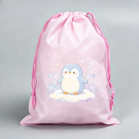 Sac à cordon non tissé à faible MOQ avec poignée, logo personnalisé, motif dessin animé recyclable pour accessoires sportifs, souvenirs de mariage, usage quotidien