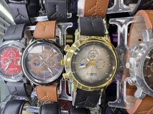 Orologio Meccanico da Uomo YOSNO 38mm Cassa Rotonda Dorata Cinturino in Pelle Fasi Lunari Quadrante Analogico Stile Elegante - Product Image 3