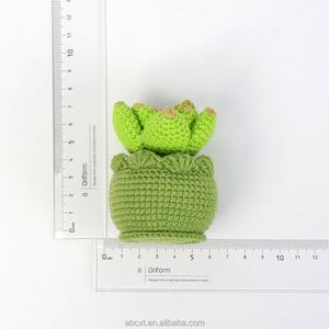 Plante succulente artificielle miniature verte faite à la main au crochet pour la décoration de voiture, de bureau ou comme gadget, idéale pour la Fête des Pères et Halloween - Product Image 6