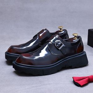 Chaussures décontractées à semelle épaisse pour homme : Chaussures en cuir véritable de vache, élégantes, basses, à bout rond, en cuir de vache - Product Image 6