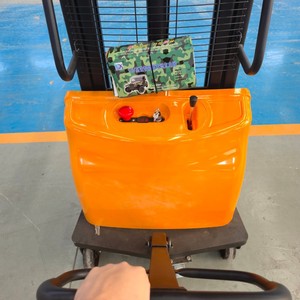 รถยกกึ่งไฟฟ้าแบบเดินตาม ขนาด 1.5 ตัน 2 ตัน ขายส่งจากโรงงาน รถยกแบบเดินตาม บรรทุกเองได้ รถยกแบบแมนนวล - Product Image 4