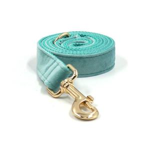 Nuevos productos 2024 Hebilla de aleación de zinc para correa de perro Collares y correas de perro personalizados Gancho de correa de terciopelo colorido para mascotas - Product Image 6