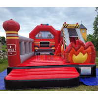 Château gonflable de pompiers avec toboggan, château gonflable de pompiers, combinaison de château gonflable et de toboggan, château gonflable de pompier
