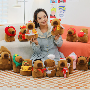 DHF Set de Peluches de Capibara de 8 Pulgadas, Lindos Animales de Peluche de Dibujos Animados con Varios Atuendos, Muñecos para Máquinas de Garras, Regalos al por Mayor - Product Image 4