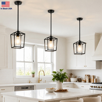 Lustre suspendu en métal noir de style cage géométrique avec abat-jour en verre transparent, lampe suspendue de style farmhouse pour îlot de cuisine, en stock aux États-Unis