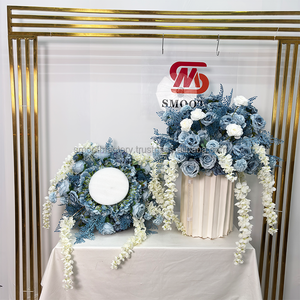 Boule de fleurs artificielles bleues faites à la main pour événements et décorations de fête LEDA Factory, idéale pour les mariages - Product Image 2