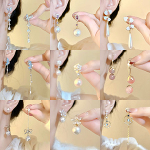 <span class=keywords><strong>Prix</strong></span> usine Style japonais pendentif <span class=keywords><strong>gland</strong></span> fleur noire doux élégant Vintage mode boucles d'oreilles à clipser pour la vie quotidienne porter - Product Image 2