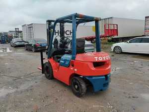 For 25 2.5Ton Diesel Forklift Original Japan Used 4x4 Drive Solid Tires 3m <b>Lifting</b> Height Cheap Price Good Performance - Product Image 3