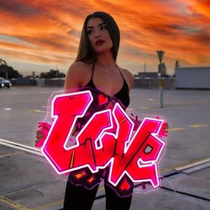 Enseigne lumineuse à néon LED en acrylique à intensité réglable avec logo personnalisé, indice IP65, motif UV, décoration murale colorée pour maison d'affaires, pour événements - Product Image 6