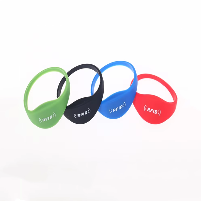 Factory Customized Logo Waterproof Durable Silicone Bracelet Custom RFID NFC NTAG215 13.56mhz Hotel Waterpark Events