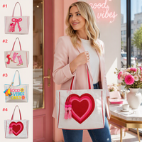 Sac fourre-tout en toile blanche avec broderie de bottes de cowboy à paillettes roses, sac à bandoulière, patch floral en chenille, sac de plage et de shopping