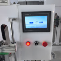 Petite machine de remplissage semi-automatique par gravité pour bouteilles de détergent chimique liquide en plastique de 1000 ml