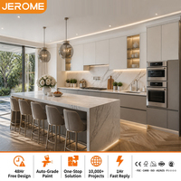 Solución Integral de Muebles de Cocina Modernos Personalizados, Gabinetes de Dos Tonos Blanco y Gris Medio Mate con Isla de Mármol en Cascada