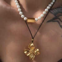 Collier élégant vintage style cour, en acier inoxydable plaqué or 18k PVD, avec perles, pour femmes, nouvelle collection automne-hiver 2027 Dazan