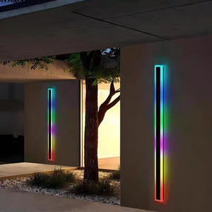 Lampe murale extérieure en matériau PC solaire, IP65 étanche, style européen classique, bande longue décorative - Product Image 5