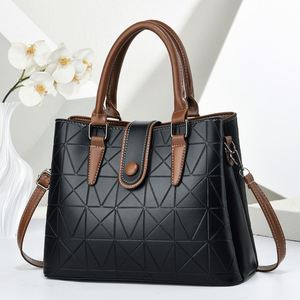 Bolso de Viaje Pu - Elegante Diseño de Hombro y Bandolera para Damas de Mediana Edad, Gran Capacidad, Cierre de Cremallera, Portátil - Product Image 5