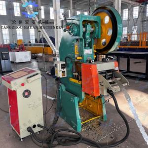 Machine de profilage à froid à double rangée CU CW entièrement automatique contrôlée par PLC avec pompe moteur pour la production de profilés Omega et de rails - Product Image 2