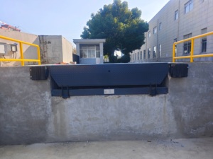 Cố định kéo thủy lực nâng <span class=keywords><strong>Dock</strong></span> leveler 10 tấn Đôi Xi lanh xe tải đoạn đường nối tải xe nâng văn phòng phẩm Kho Giá - Product Image 6