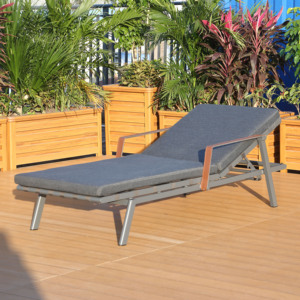 Chaise longue de plage en aluminium haut de gamme, moderne, durable et tendance, avec coussin en mousse haute densité - Product Image 1