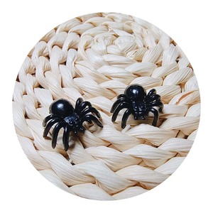 Halloween poisson d'avril petits jouets araignée noire sur <span class=keywords><strong>le</strong></span> thème des animaux ensembles drôles farce packs gros jouets en plastique cadeaux - Product Image 4