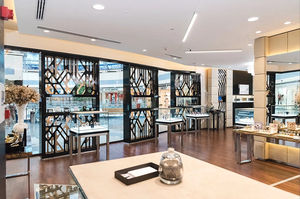 Estante de exhibición de perfume ajustable con luz LED para tienda de cosméticos minorista de servicio pesado respetuoso con el medio ambiente personalizado con vitrina de maquillaje - Product Image 5