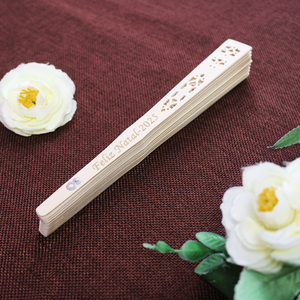 Ventaglio in bambù personalizzato con logo inciso, bomboniera per matrimonio, regalo elegante e personalizzato per invitati e damigelle - Product Image 4