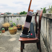 Guitare Flamenco Negra de style Conde, fabriquée à la main, avec table en cèdre rouge massif, dos et éclisses en palissandre indien, finition française.