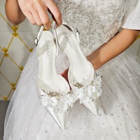 Chaussures de mariée à talons aiguilles en satin ivoire avec fleurs 3D et perles, bout pointu, bride arrière, pour femmes grandes tailles 33-43