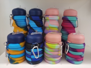 Bouteille d'eau pliable en silicone sans BPA corde flacon souple pressant le débit d'eau de type paille pour le voyage scolaire du dos personnalisable - Product Image 4