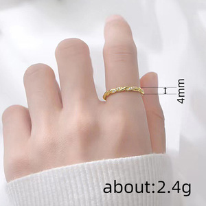 Anello a corda intrecciata da donna, design minimalista ed elegante, accessorio di moda per tutti i giorni. - Product Image 3