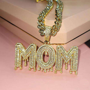 Collar con Colgante de Moissanita Brillante con Brillo Radiante, Diseño Sofisticado y Atemporal, Perfecto para Regalar a Damas de Honor o para Uso Diario - Product Image 1